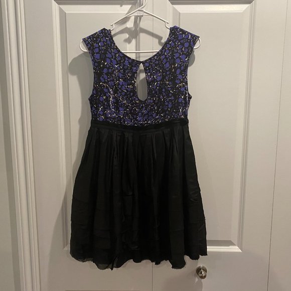 bebe Dresses & Skirts - Bebe Raw Edged Hem Dress Size Small
